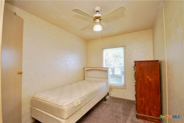 486 County Road 95d, Moulton, TX 77975