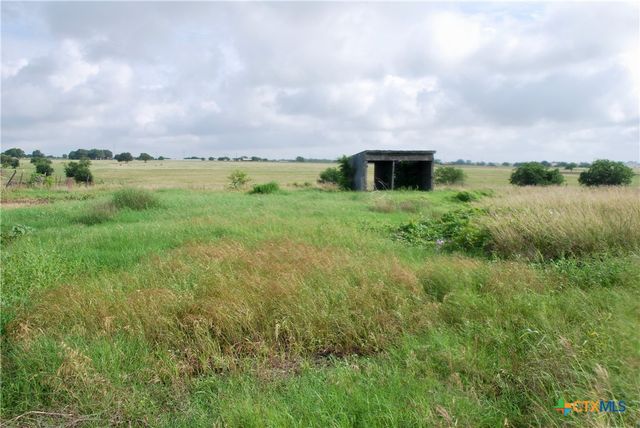 486 County Road 95d, Moulton, TX 77975