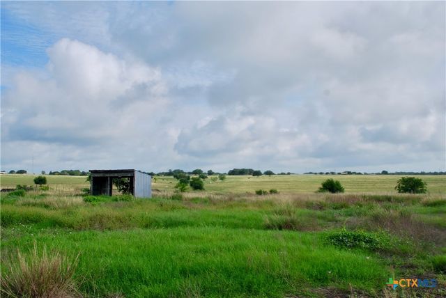 486 County Road 95d, Moulton, TX 77975