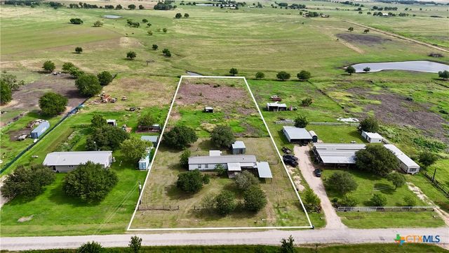 486 County Road 95d, Moulton, TX 77975