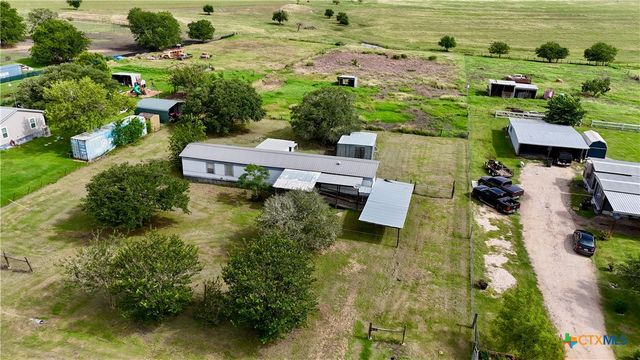 486 County Road 95d, Moulton, TX 77975