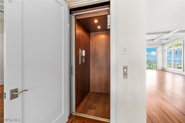 1270 Gulf Shore BLVD S, Naples, FL 34102