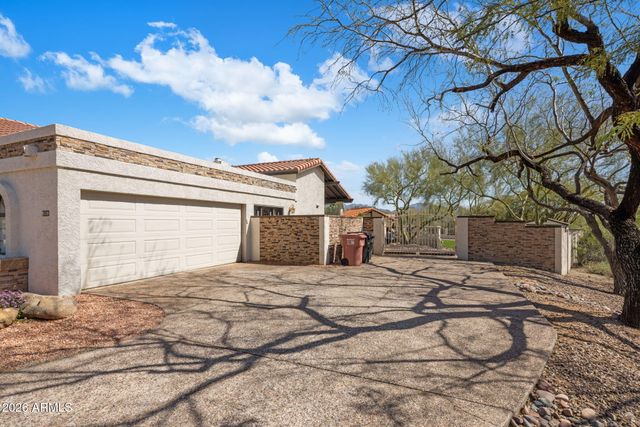 8119 E PARKVIEW Lane, Scottsdale, AZ 85255