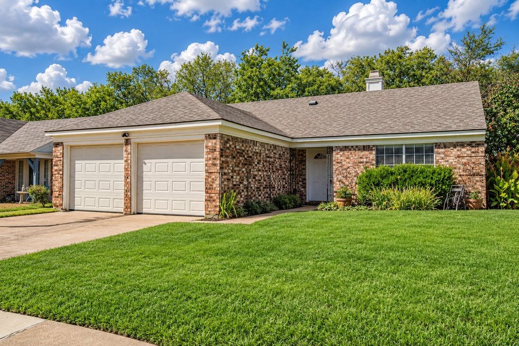 5522 Yaupon Drive, Arlington, TX 76018 — exterior