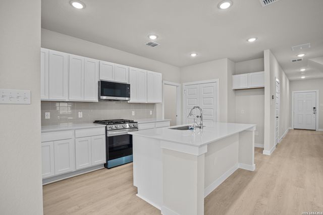 5627 Franklin Hills, Von Ormy, TX 78073