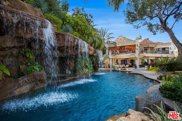 10066 Cielo Drive, Beverly Hills, CA 90210