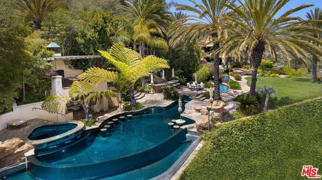 10066 Cielo Drive, Beverly Hills, CA 90210