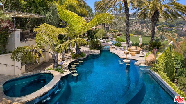 10066 Cielo Drive, Beverly Hills, CA 90210