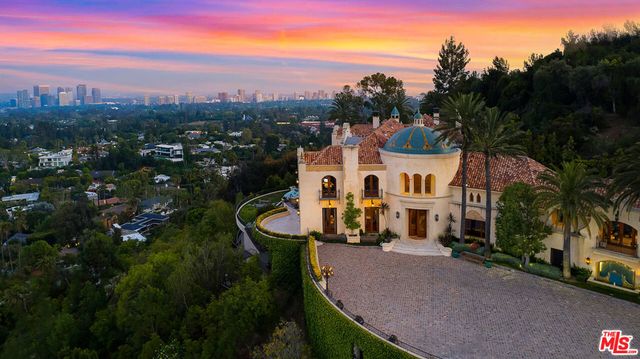 10066 Cielo Drive, Beverly Hills, CA 90210
