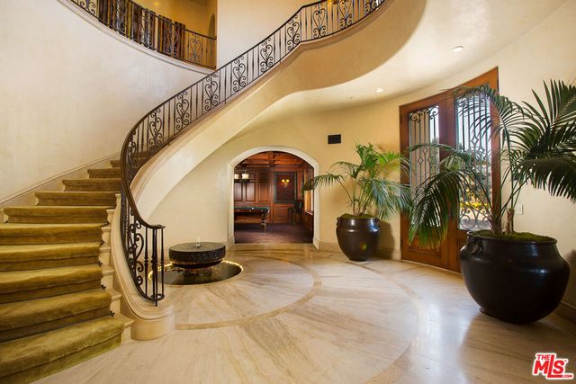 10066 Cielo Drive, Beverly Hills, CA 90210