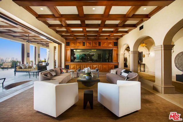 10066 Cielo Drive, Beverly Hills, CA 90210