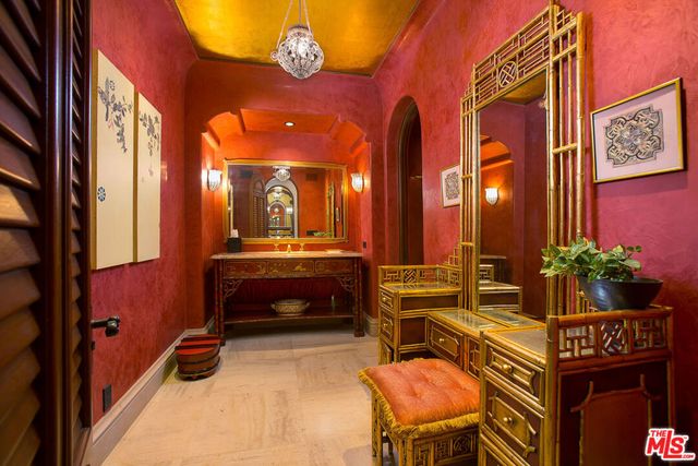 10066 Cielo Drive, Beverly Hills, CA 90210