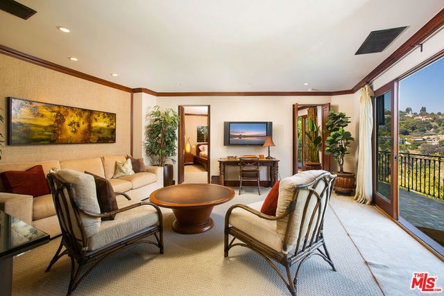 10066 Cielo Drive, Beverly Hills, CA 90210