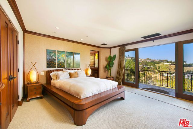 10066 Cielo Drive, Beverly Hills, CA 90210