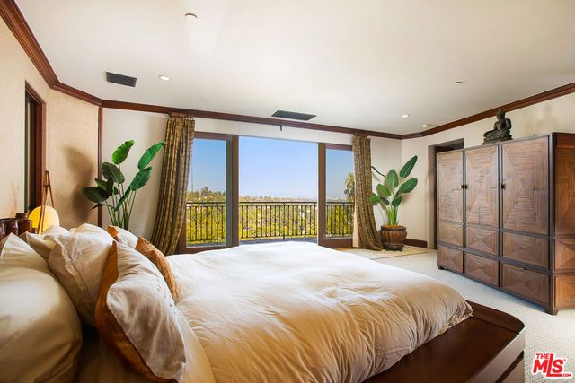 10066 Cielo Drive, Beverly Hills, CA 90210