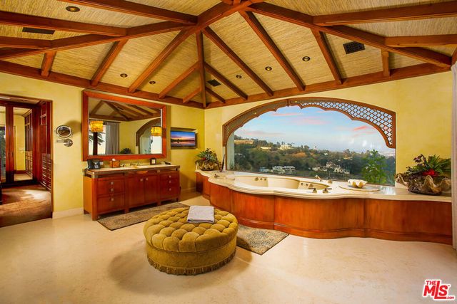 10066 Cielo Drive, Beverly Hills, CA 90210