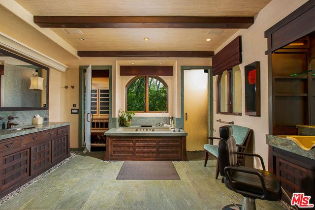 10066 Cielo Drive, Beverly Hills, CA 90210