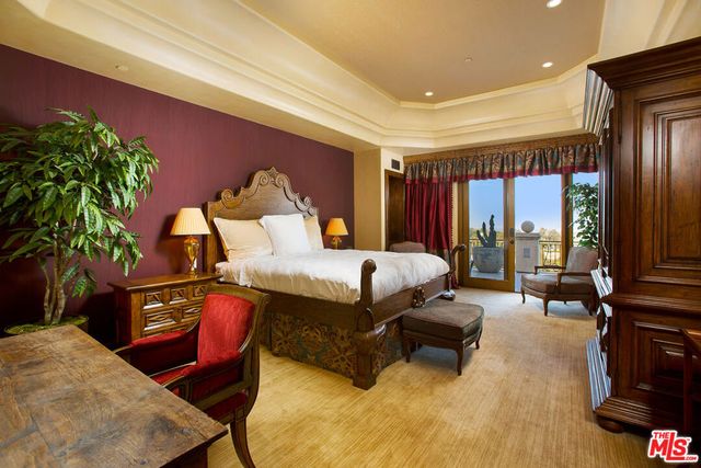 10066 Cielo Drive, Beverly Hills, CA 90210