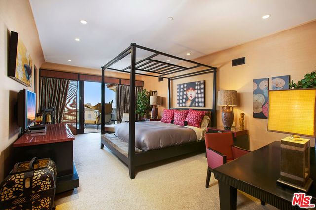 10066 Cielo Drive, Beverly Hills, CA 90210