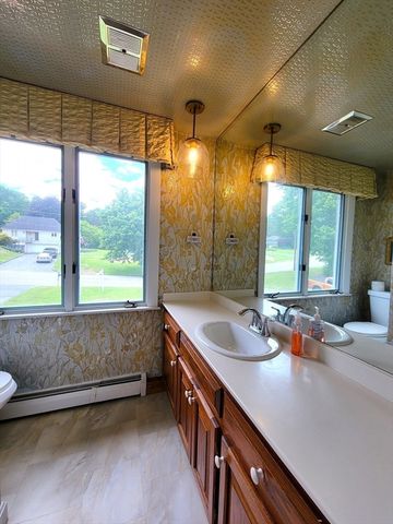 3 Overlook Dr, Chelmsford, MA 01824