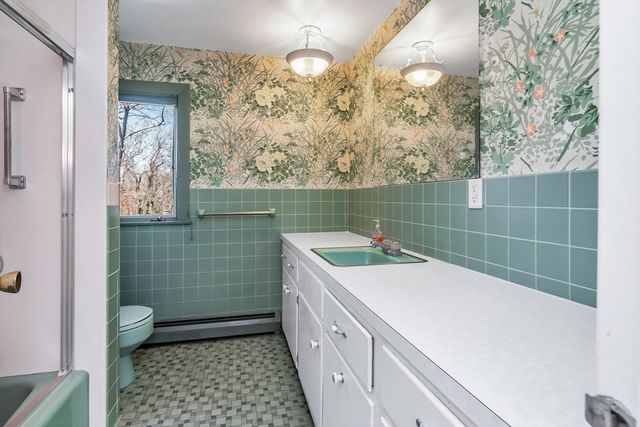 3 Overlook Dr, Chelmsford, MA 01824