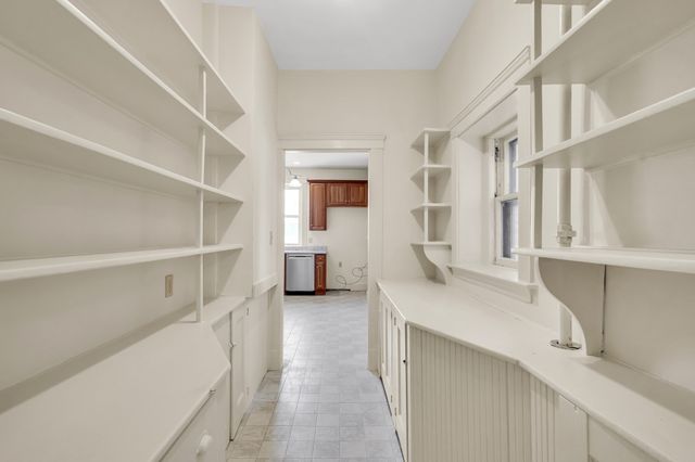 457 Washington 2, Newton, MA 02458