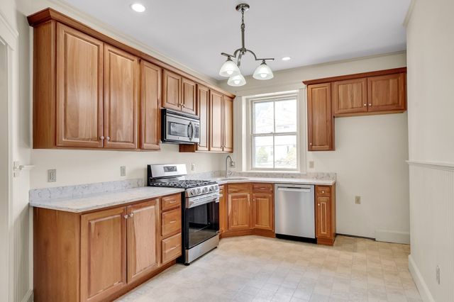 457 Washington 2, Newton, MA 02458
