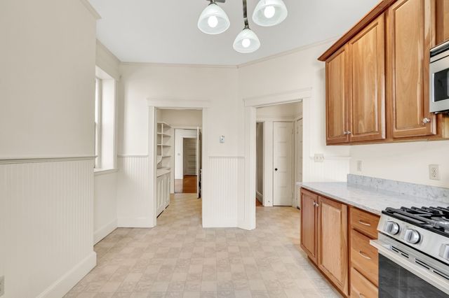 457 Washington 2, Newton, MA 02458