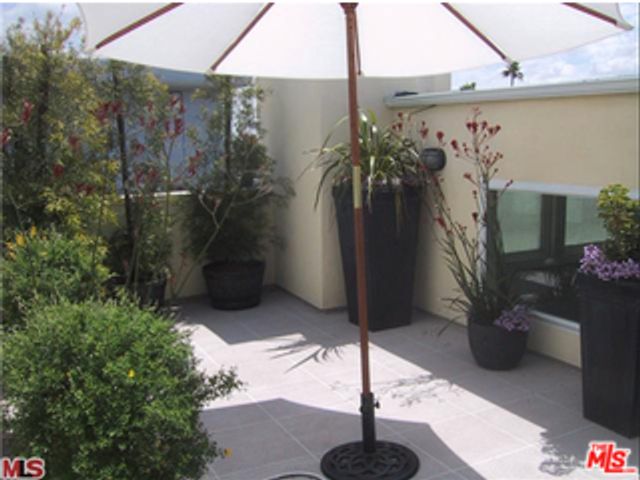 132 S MAPLE Drive PH4, Beverly Hills, CA 90212