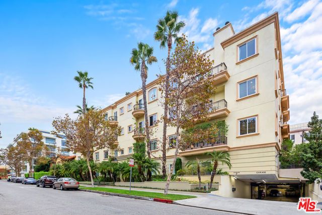 132 S MAPLE Drive PH4, Beverly Hills, CA 90212