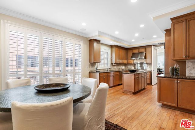 132 S MAPLE Drive PH4, Beverly Hills, CA 90212