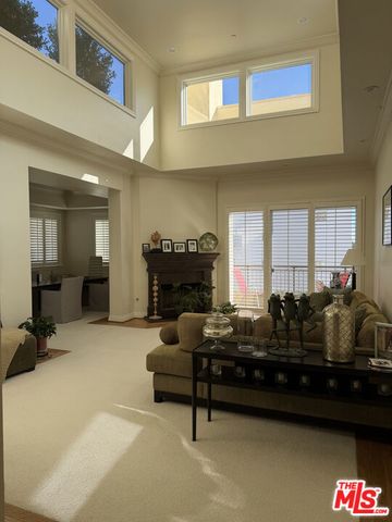 132 S MAPLE Drive PH4, Beverly Hills, CA 90212