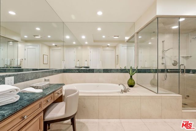 132 S MAPLE Drive PH4, Beverly Hills, CA 90212