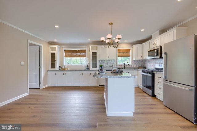 101 FAWN MEADOW CT, Lancaster, PA 17603