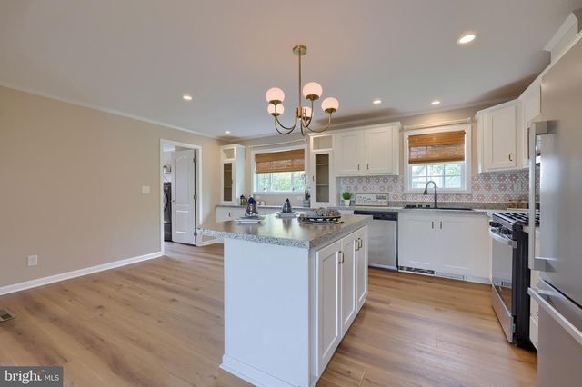 101 FAWN MEADOW CT, Lancaster, PA 17603