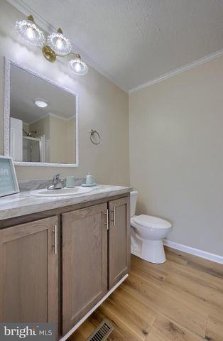 101 FAWN MEADOW CT, Lancaster, PA 17603