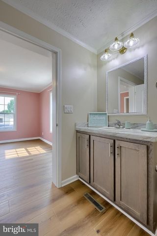 101 FAWN MEADOW CT, Lancaster, PA 17603