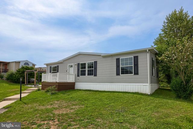 101 FAWN MEADOW CT, Lancaster, PA 17603
