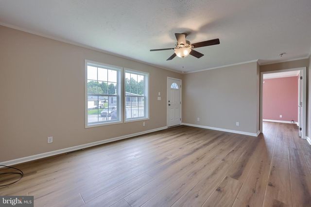101 FAWN MEADOW CT, Lancaster, PA 17603