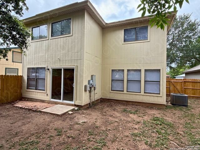 7655 HEATHRIDGE, San Antonio, TX 78250