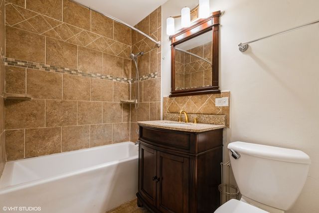 400 Mccarthy Road 421, Lemont, IL 60439