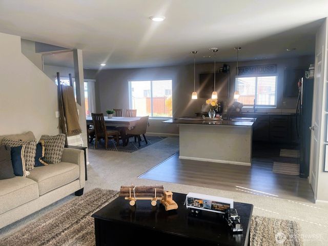 9140 Silverspot Drive SE, Tumwater, WA 98501