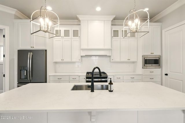 6218 Mistflower Cir, Prospect, KY 40059