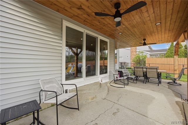 14 Centennial Court, West Seneca, NY 14224