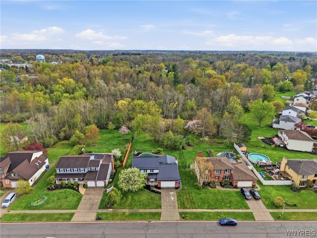 14 Centennial Court, West Seneca, NY 14224