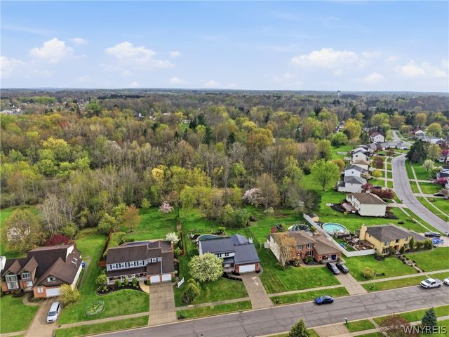 14 Centennial Court, West Seneca, NY 14224