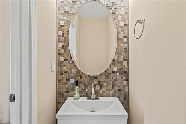 116 Daybeacon ST, Yorktown, VA 23692