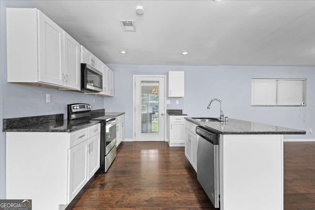255 Hummingbird Way, Riverdale, GA 30274