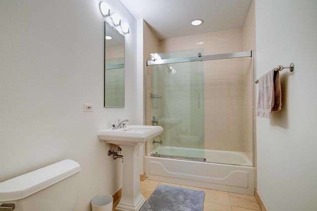 57 E Delaware Place 1506, Chicago, IL 60611