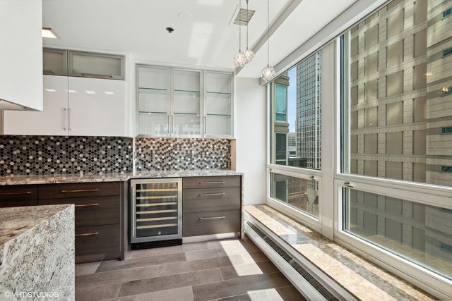 57 E Delaware Place 1506, Chicago, IL 60611